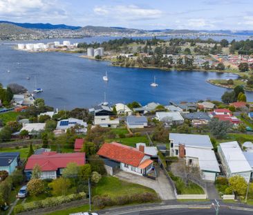 Renovated Home With Water Views - Photo 3