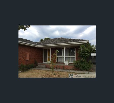 9 Beverly Court, Narre Warren, Vic 3805 - Photo 4