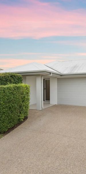 Comfortable Family Home in a Convenient North Shore Location - Photo 1