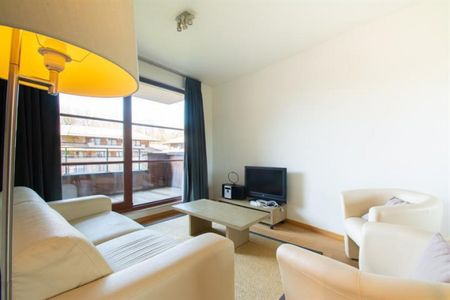 Proche Musée du tram, bel appartement meublé 2 chambres avec terrasse - Photo 2