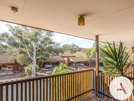 27 Rowe Pl, Phillip ACT 2606 - Townhouse For Rent | Domain - Photo 3