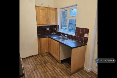 2 bedroom terraced house to rent - Photo 5