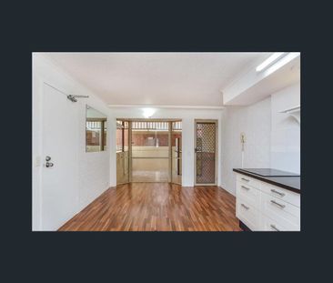 Ideal Inner City Oasis - 1 Bedroom unfurnished - Photo 3