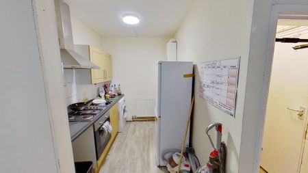 2 bedroom flat to rent - Photo 3