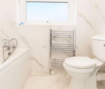 Luton High Street, Chatham - Photo 6