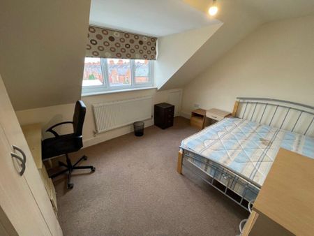 4 bedroom townhouse to rent - Photo 4