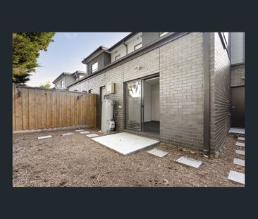 Reverse Living, Prime Location & Sunlit Entertainer’s Balcony! - Photo 4