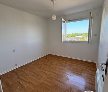 Location Appartement 2 pièces 46m² CHATEAUBRIANT 44110 - Photo 2