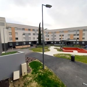 Location Appartement à LE PEAGE DE ROUSSILLON - Photo 2