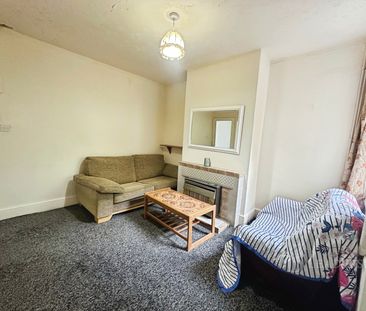 3 bedroom house to rent Kingston Road, Luton, Bedfordshire, LU2 - Photo 1