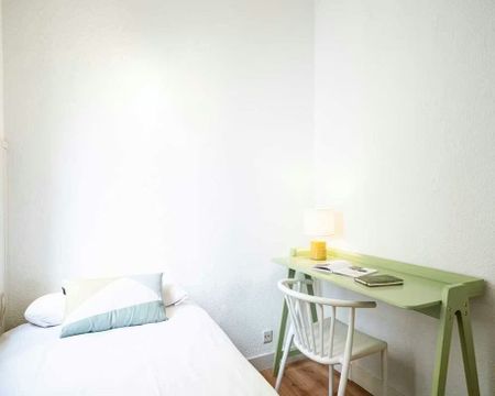 Calle del Doctor Gómez Ulla, Madrid, Community of Madrid 28028 - Photo 3