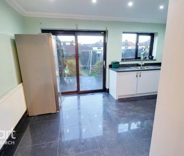 4 bedroom terraced house to rent - Photo 2