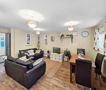 2 bedroom end of terrace house to rent - Photo 1