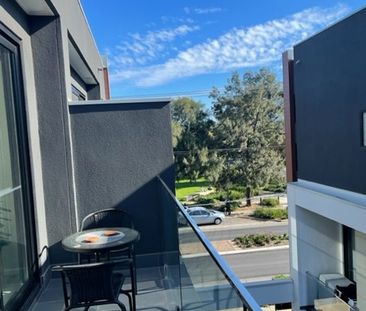 3-bedroom shared house / townhouse, Churchill Road - Photo 6