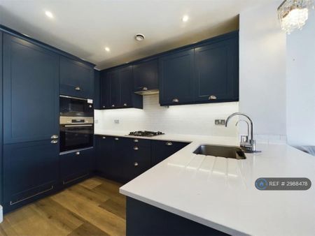 4 bedroom terraced house to rent - Photo 5
