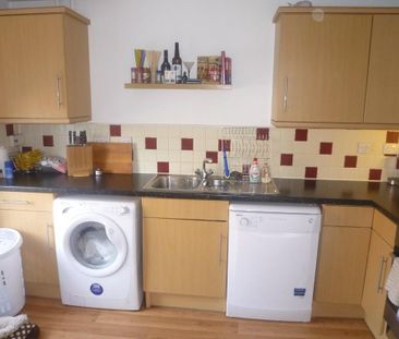 3 bedroom semi-detached house to rent - Photo 5