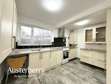 3 bedroom semi-detached house to rent - Photo 2