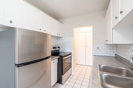 For Lease - 2433 First Street Unit# 9, Burlington, Ontario - Photo 3