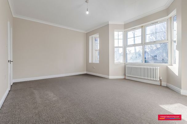 New River Crescent, London, N13 - Photo 1