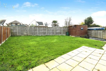 3 bedroom detached house to rent - Photo 4