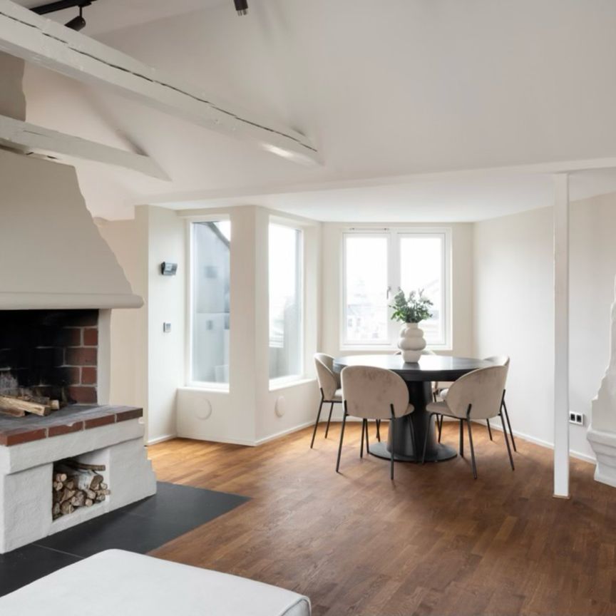 Exklusiv vindsvåning på bästa adress på Östermalm! - Foto 1