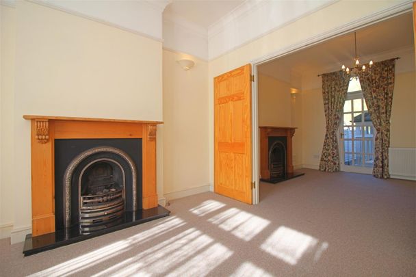 5 Bedroom House To Let - Photo 1