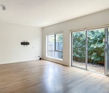 Modern Comfort & Low-Maintenance Living! - Photo 2