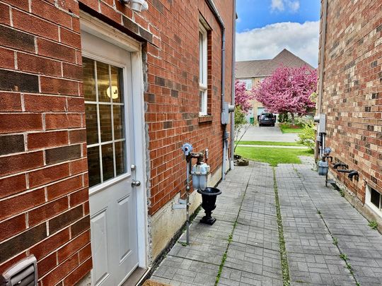 For Lease - 3366 Covent Crescent, Mississauga, Ontario - Photo 1