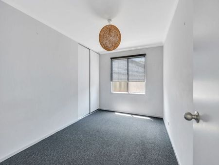 1A Regent St, Port Elliot SA 5212 - House For Rent | Domain - Photo 4