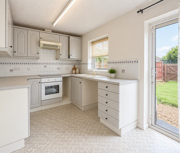 2 bedroom semi-detached house to rent - Photo 2