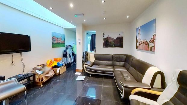 6 bedroom house to rent - Photo 1