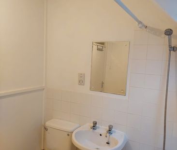 1 Bed Flat, Badgers Walk, BS4 - Photo 6