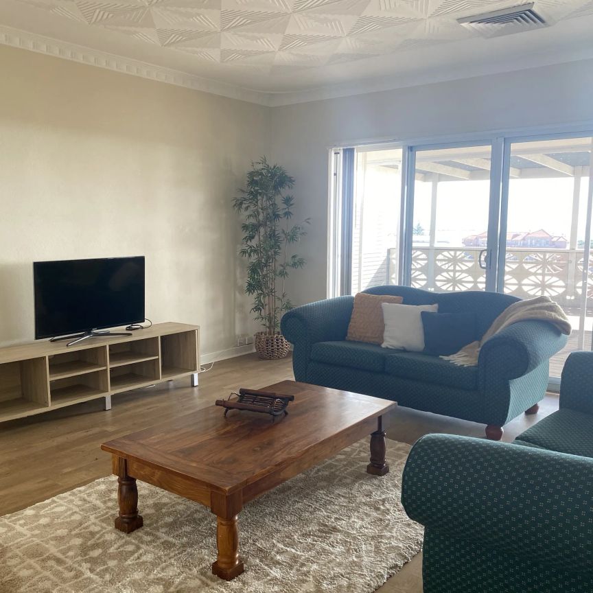 'BREAK LEASE' - 35 George Road, Geraldton - Photo 1