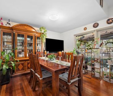 6 MONTH LEASE - Renovated beachside abode - Photo 3