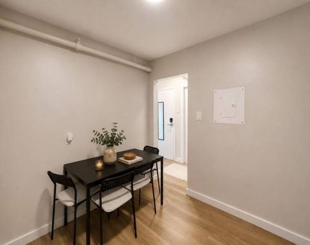 Fully Furnished 1 Bedroom + Den Apartment - Photo 4