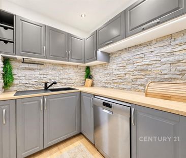 Pronájem bytu 2+kk 62 m2 - Fotografie 1