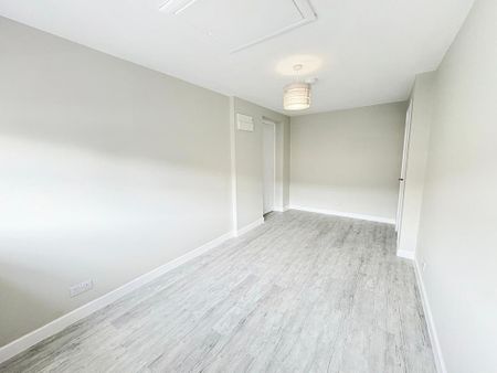 4 bedroom detached house to rent - Photo 5