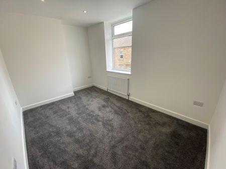 Swaine Hill Crescent, Leeds, Yeadon - Photo 2