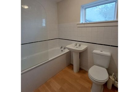 2 bed detached bungalow for rent in Currie - Photo 3