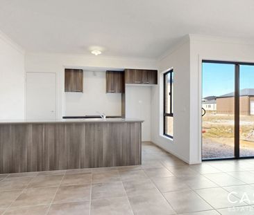 6 Bambusa Way, Clyde North - Photo 2