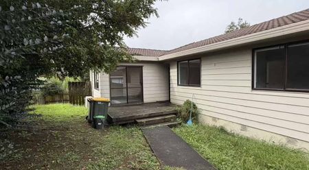 Freshly Renovated 3-Bedroom Home with Fully Fenced Yard - Photo 4