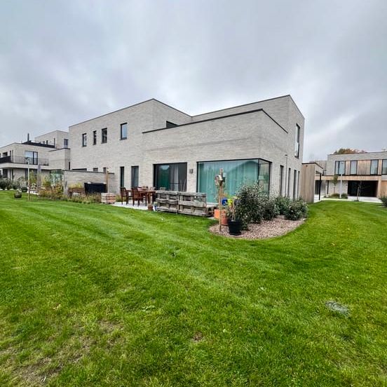 Appartement te huur - Photo 1