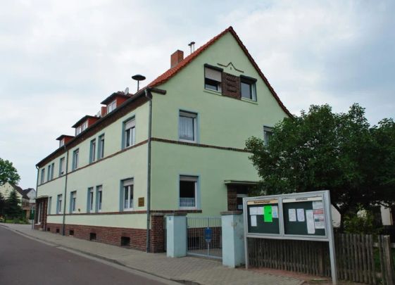 O119W3: Geräumige 3-Raum-Wohnung im Zentrum von Amsdorf - Foto 1