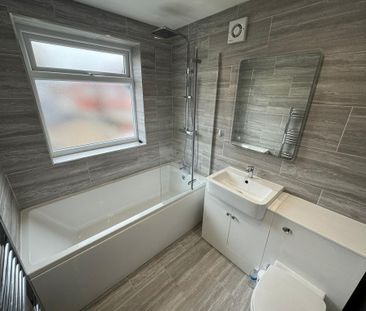 3 bedroom semi-detached house to rent - Photo 6