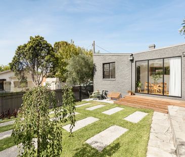 2 Stewart Street, Hawthorn East VIC 3123 - House For Rent | Domain - Photo 2