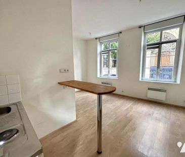 A LOUER STUDIO PROCHE CATHEDRALE ET GARE - Photo 2