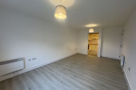 Coxhill Way, AYLESBURY - Photo 2