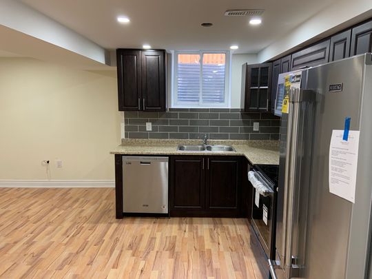 For Lease - 4812 Lighthouse Court Unit# Basement, Mississauga, Ontario - Photo 1