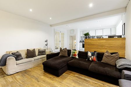 3 bedroom flat to rent - Photo 3