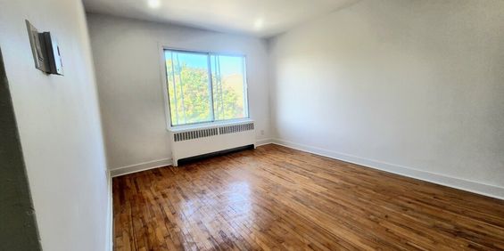 Renovated 4 1/2 TOP FLOOR, Ville Emard - Photo 3